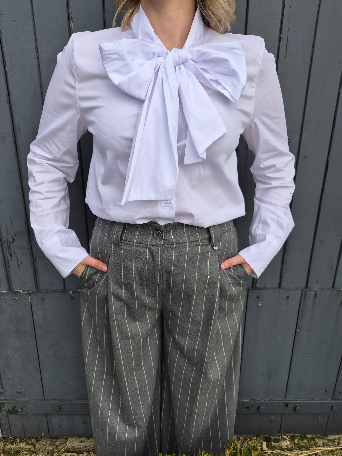 Witte blouse met strikdetail Label Rozay