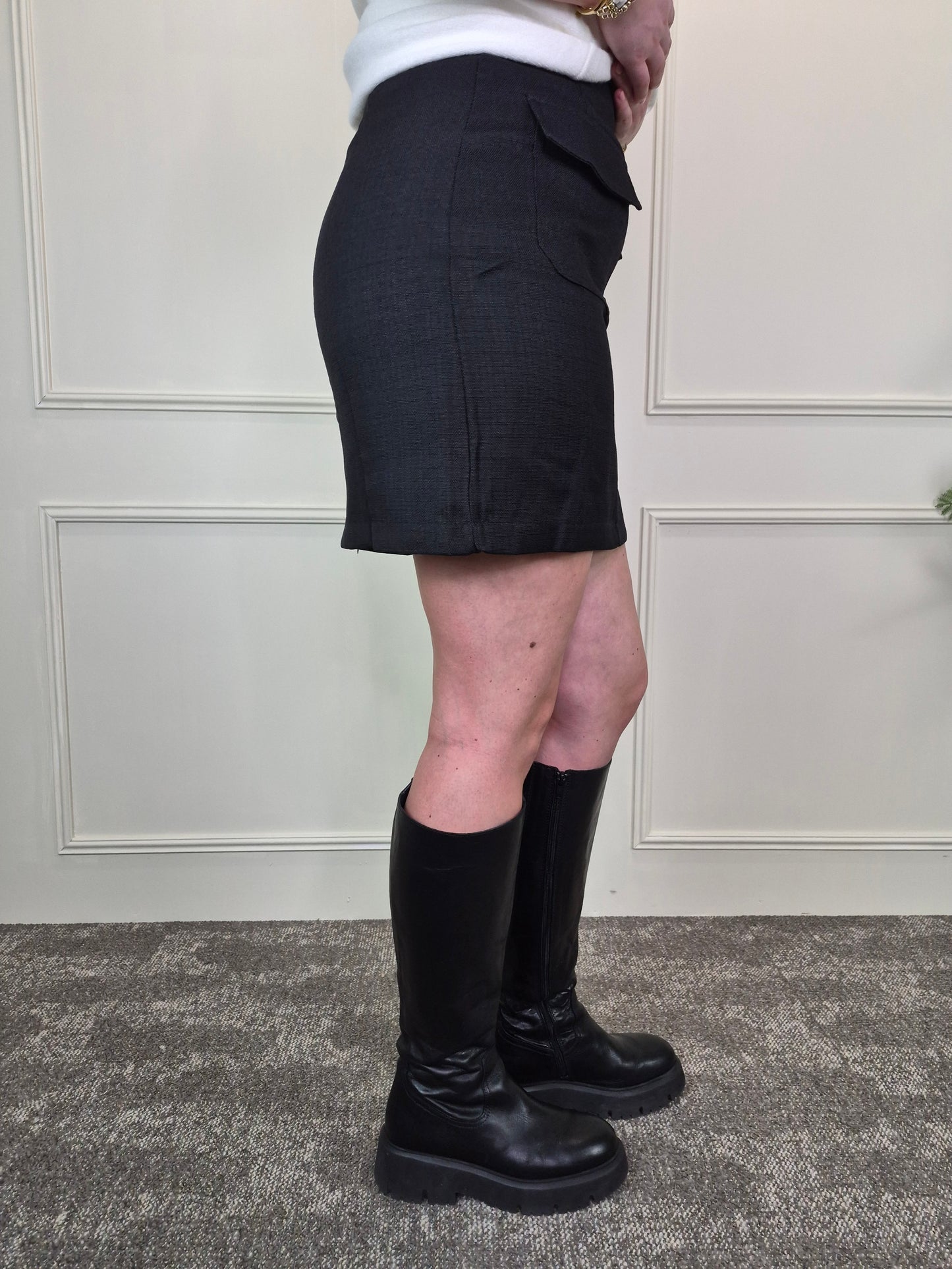 twill rokje zwart met neppe klepzakjes en blinde rits