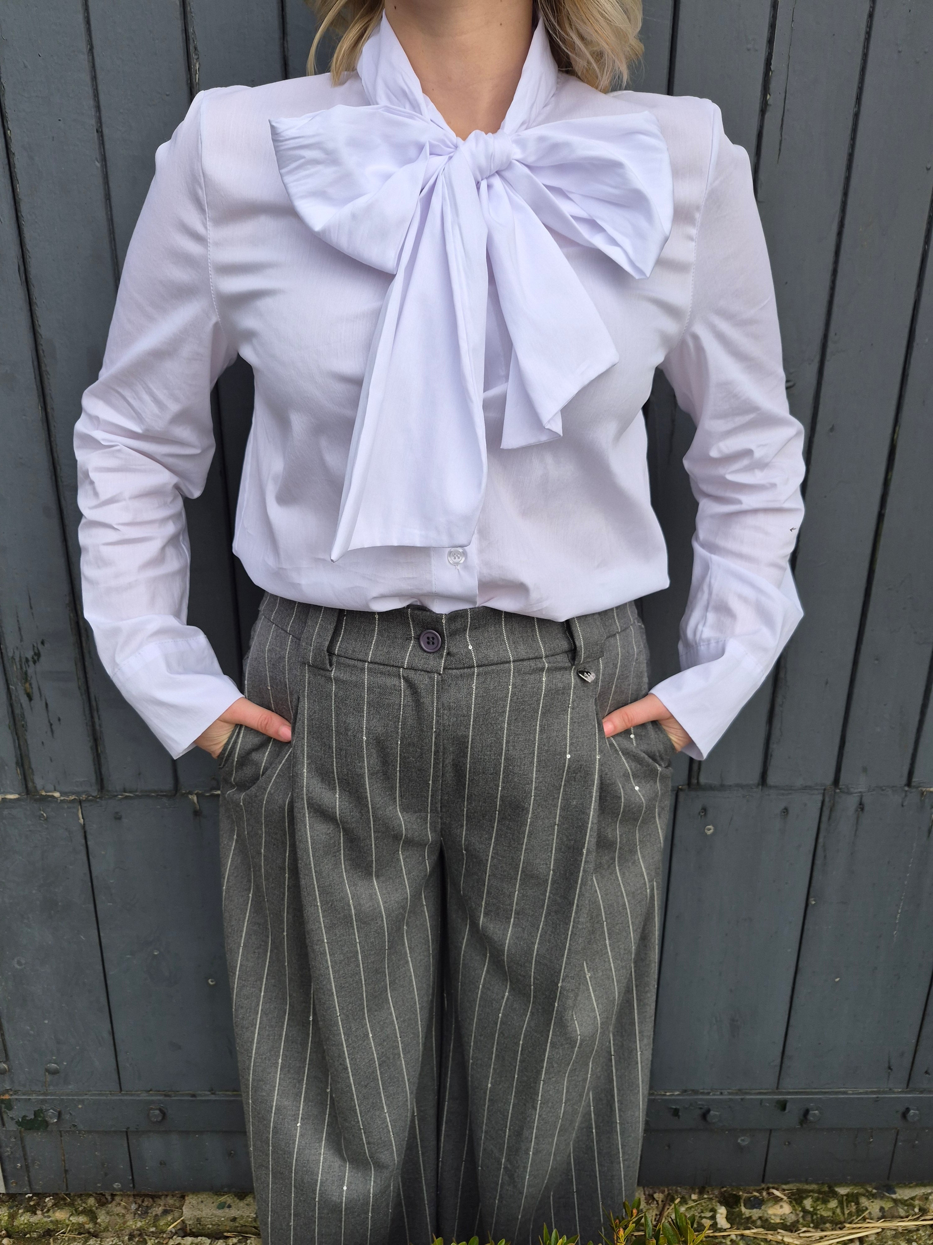 Witte blouse met strikdetail Label Rozay