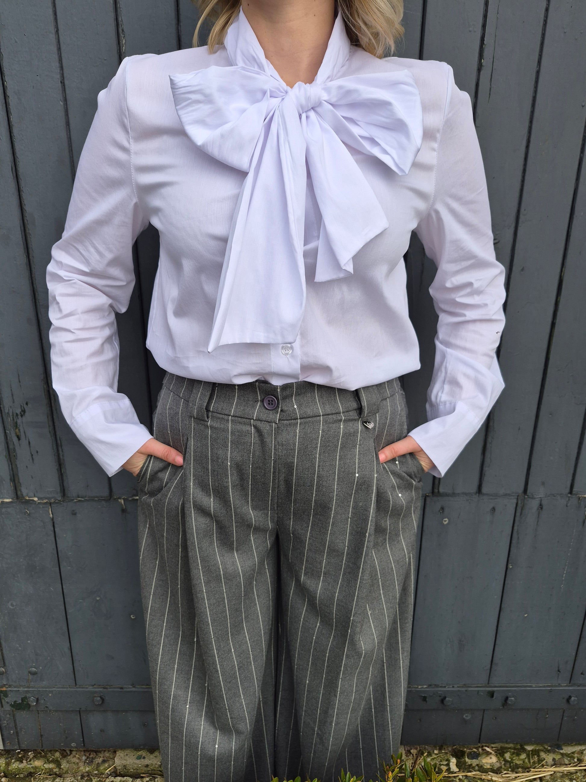 Witte blouse met strikdetail Label Rozay