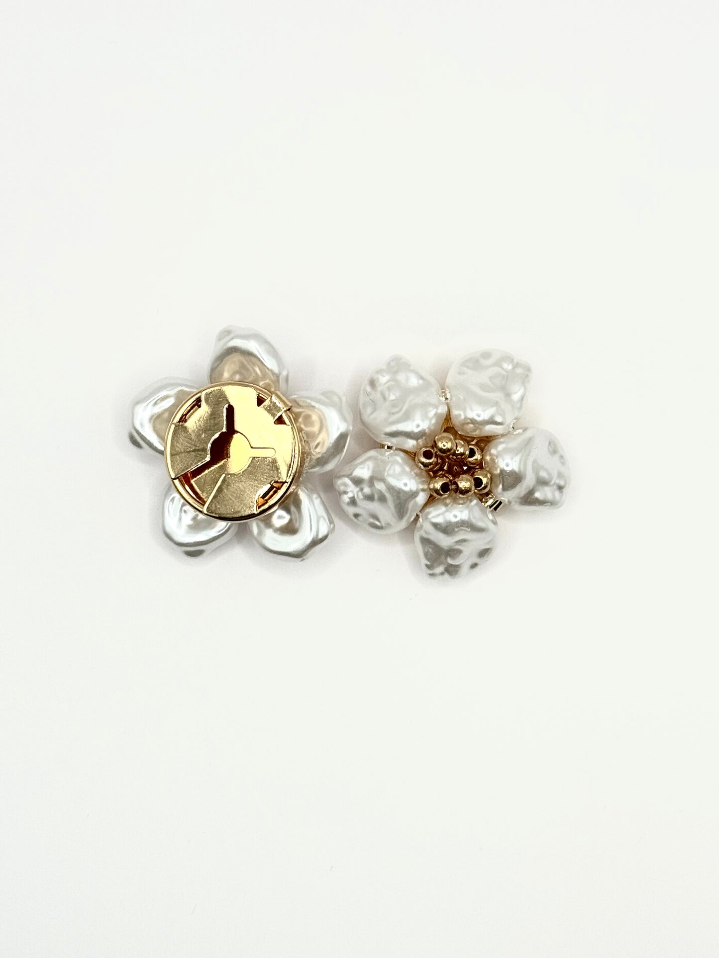Button cover bloem wit en goud