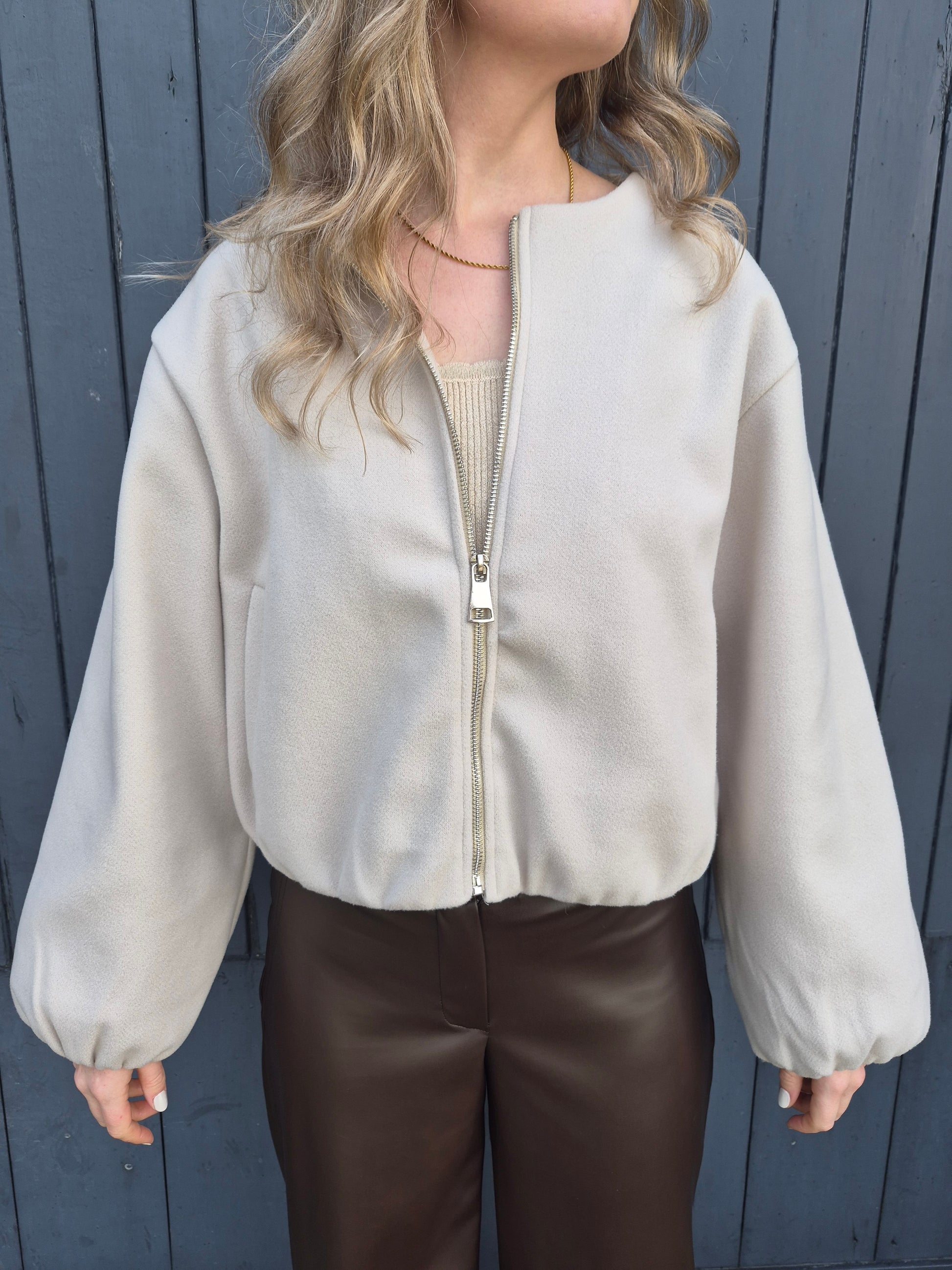 one-size stijlvol pofjasje in beige met zilverkleurige rits polyester Label Rozay