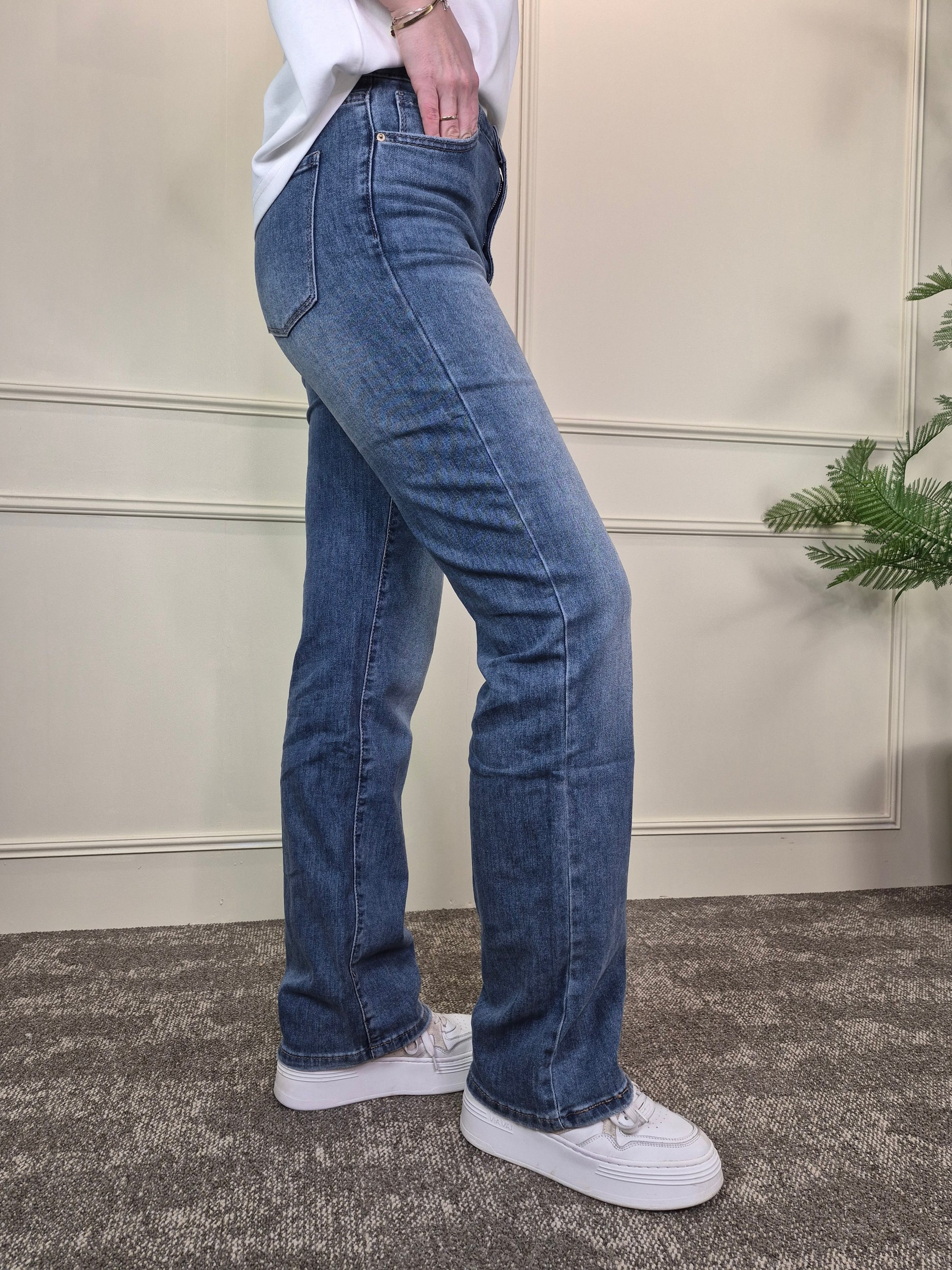 comfortabele straight leg jeans voor lange dames in blauw met stretch Label Rozay