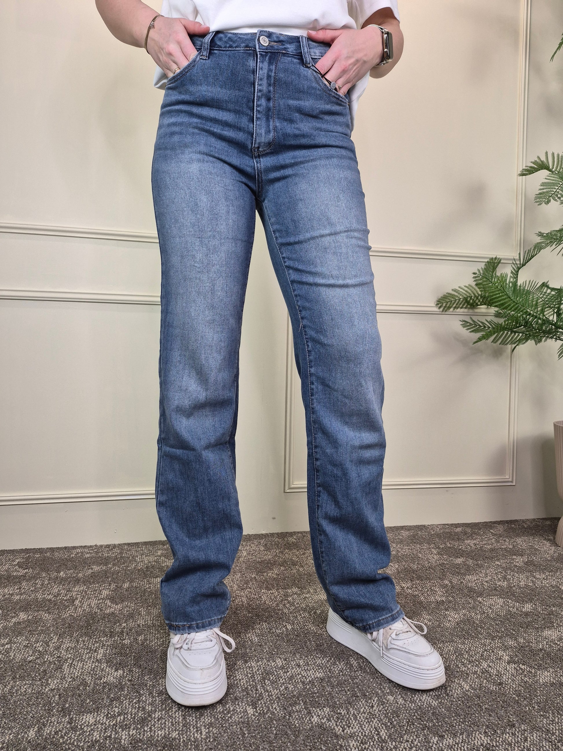comfortabele straight leg jeans voor lange dames in blauw met stretch Label Rozay