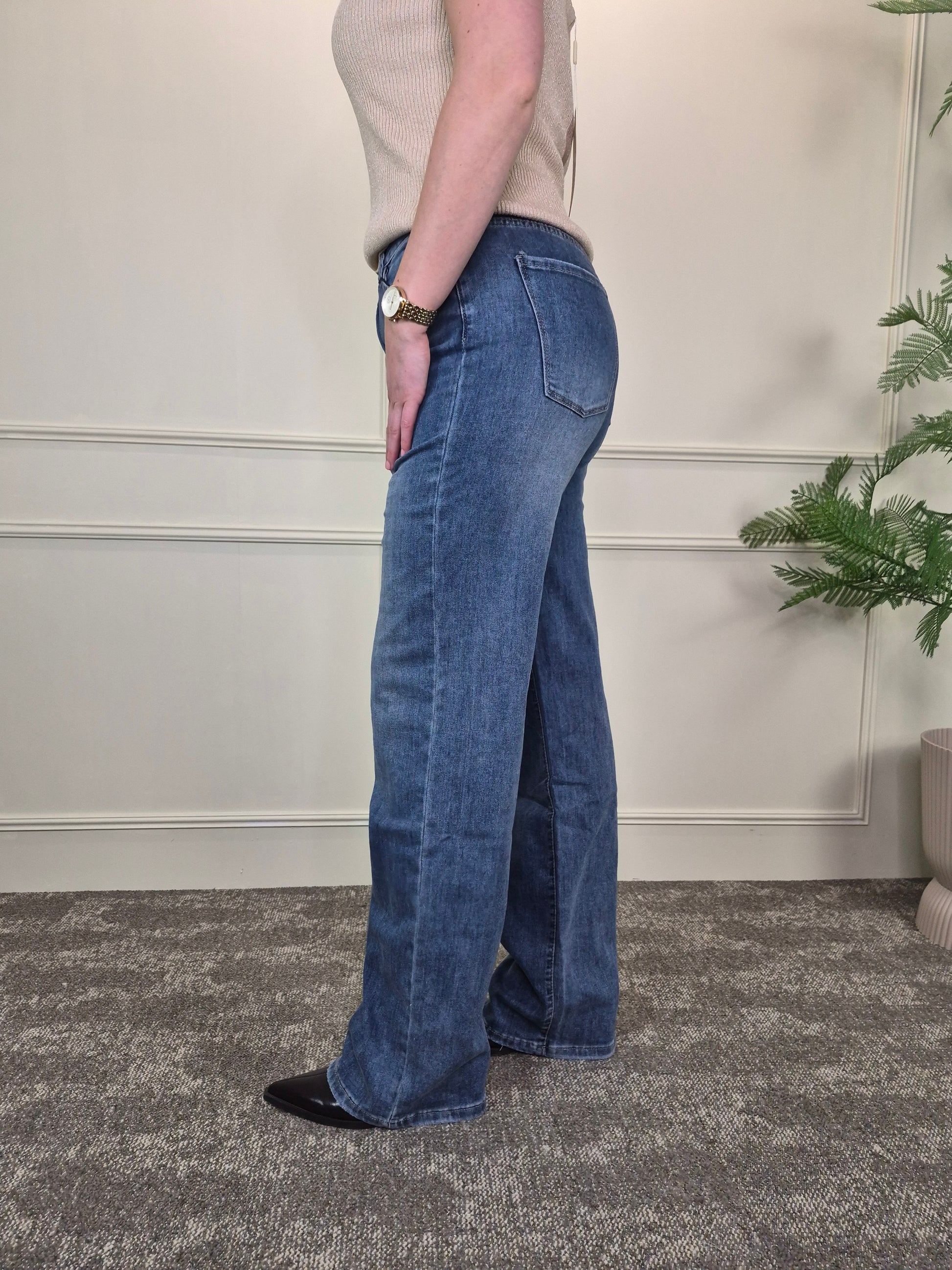 comfortabele straight leg jeans voor lange dames in blauw met stretch Label Rozay